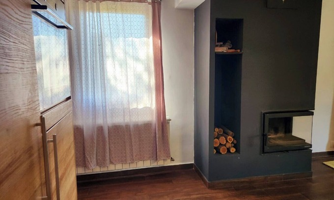 Banja Koviljaca House | Delightful 4-bedroom house with AC in Banja Koviljača with the mountain view