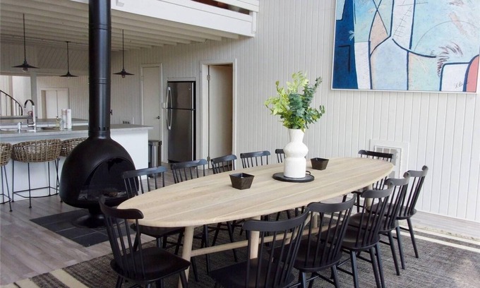 East Quogue House | Delightful 8-bedroom house with bedroom AC Directly on the Beach