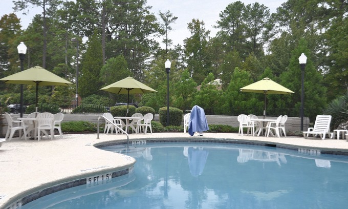 Dentsville Hotel | Delta Hotels by Marriott Columbia Northeast