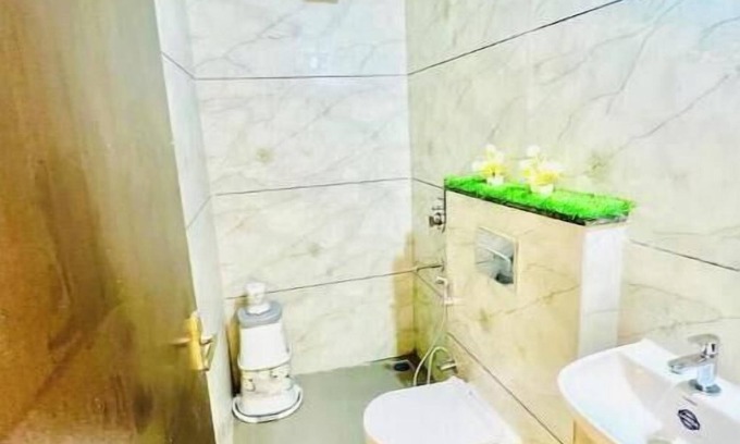 Maheshwar Apartment | Deluxe double room AC @Hotel StayMore