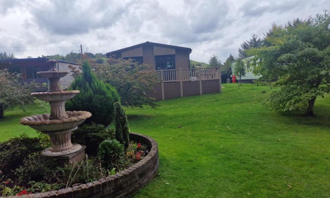 Llanfair Caereinion House | Derwen 2 Bedroom Luxury Lodge