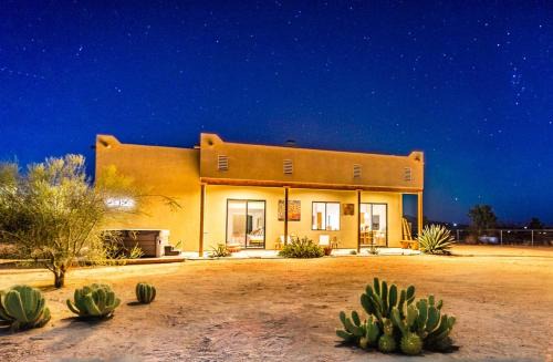 Joshua Tree Apartment | Desert Villa w Stunning Night Sky Views & Game Room