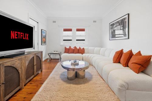 Bellevue Hill Apartment | Designer 3BR Flat Close to Bondi