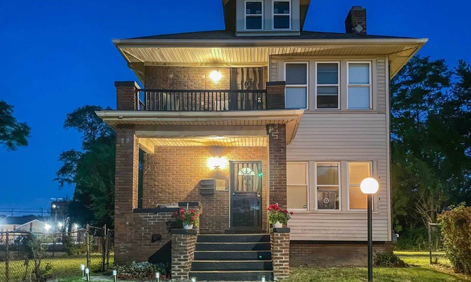 New Center Detroit Apartment | Detroit Apartment - 5 Mi to Downtown!