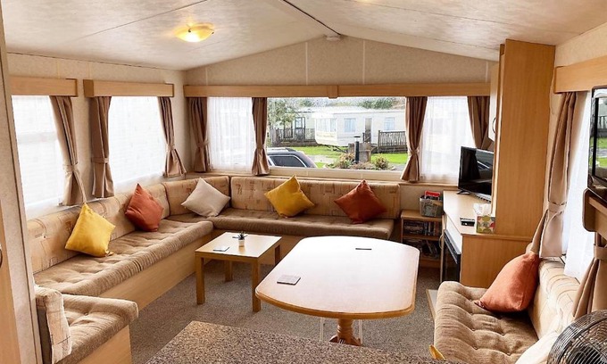 Barnstaple House | Devon Barnstaple Self Catering Tarka Holiday Park Free Wi-Fi Spacious Static Caravan sleeps 4 Pets allowed location Devon EX31 4AU Just 6 miles from Saunton Sands Please note no sign written vehicles are allowed to park on the holiday park overnight