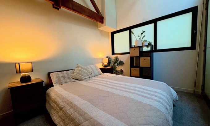 Devonport Apartment | Devonport CBD Modern Loft