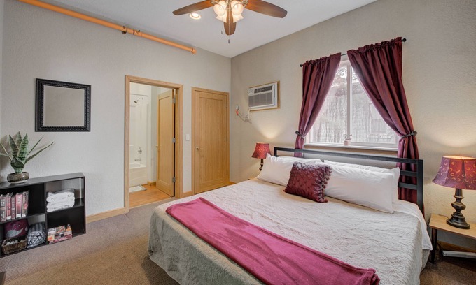 Pepin Condo | Dewdrop Condo - Spacious Studio For 2 By Beach!