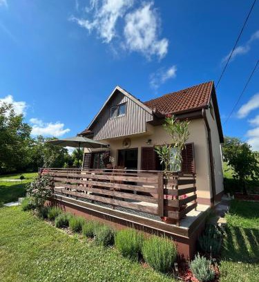 Siklos Apartment | Diófás Ház