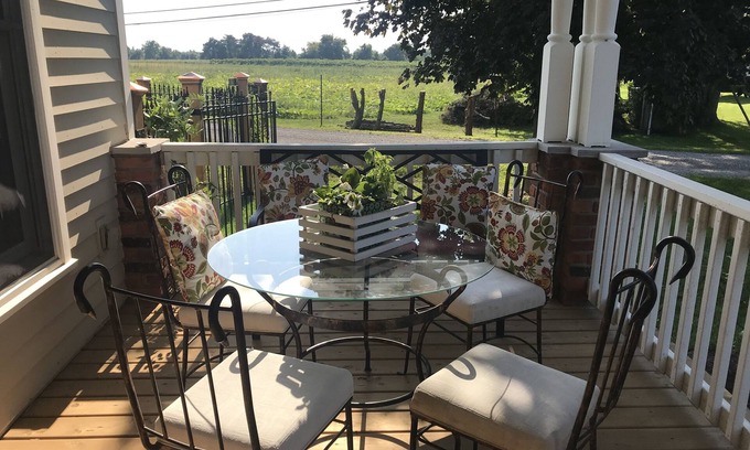 Historic Old Town Bed & Breakfast | Dicksons Family Suite B&B