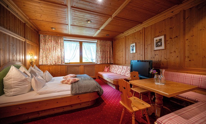 Lech am Arlberg House | die AlpenRose