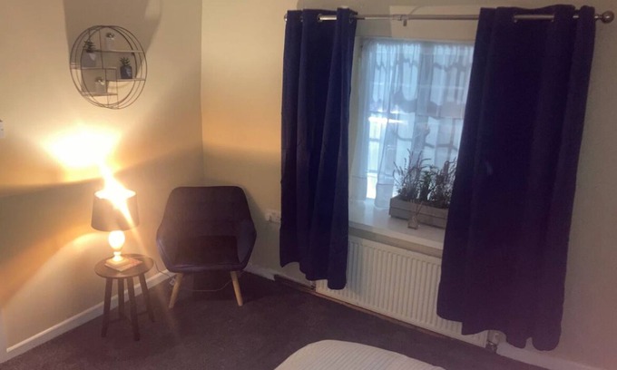 Llanrhaeadr-ym-Mochnant Apartment | Dine & Rest, 1 bedroom apartment at little India