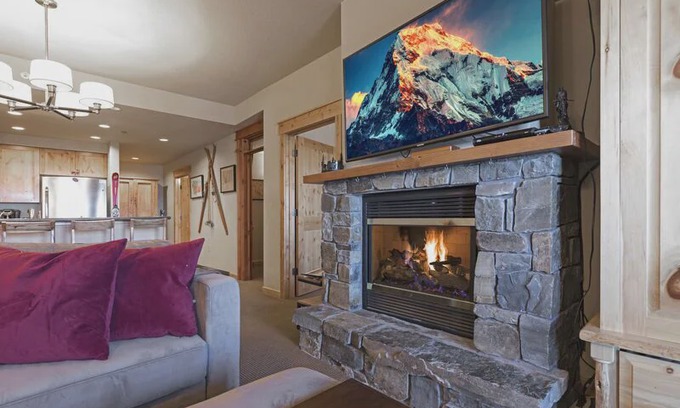 Whitefish Condo | Direct Ski in and Ski out!! 2 bedroom/1 bath Morning Eagle ski in/out!!