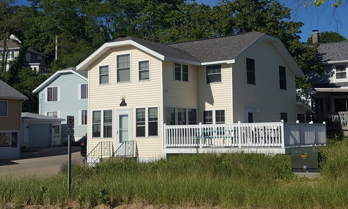 Grand Haven Cottage | Directly Across The Street From Grand Haven State Park, View Of Pier/Lighthouse