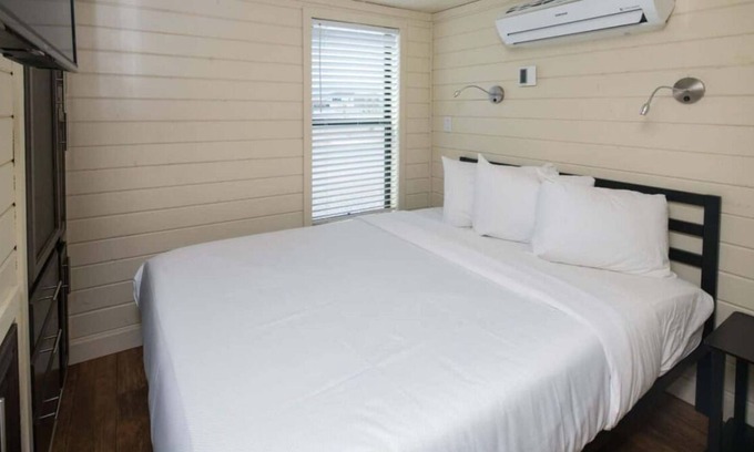 Camp Verde House | Dive Into Your Dream Vacation! 2 Spacious Units, Outdoor Pool, FREE Parking!