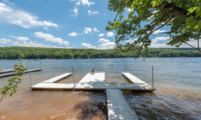McHenry House | Dog Friendly Luxury Escape w/Hot Tub & Views