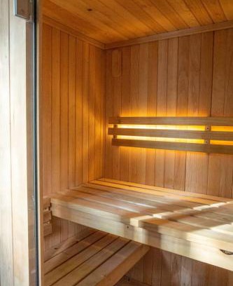 Glenwood Grove - North Iris House | Dog Friendly Oasis Private Hot Tub with Sauna