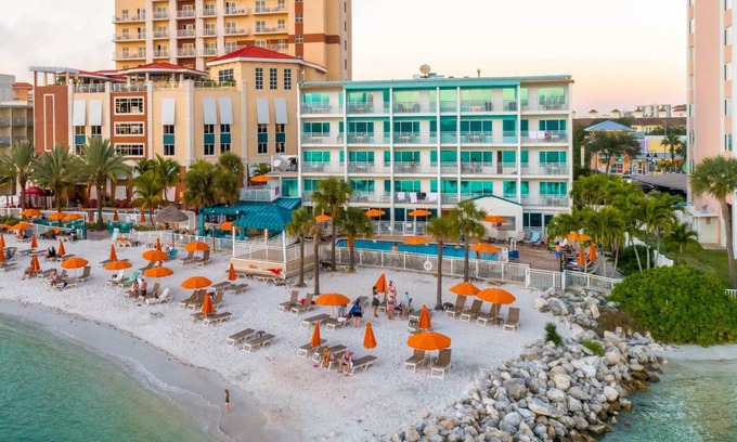 Clearwater Beach Hotel | Dolphin Sands Clearwater Beach, an Ascend Collection Hotel