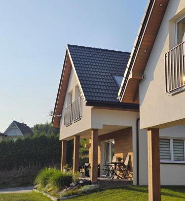 Ladek-Zdroj House | Dom z Widokiem na Góry i Jacuzzi - "Domki na Słonecznym Wzgórzu"
