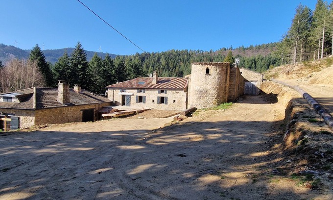 Saint-Symphorien-de-Mahun House | Domaine le Bouissou Du Mahun Gîtes for groups 15 to 40 people