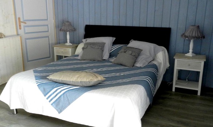 Saint-Donan House | Domaine de La Ville Suzanne - Chambres d'hôtes, Roulottes et Cabanes