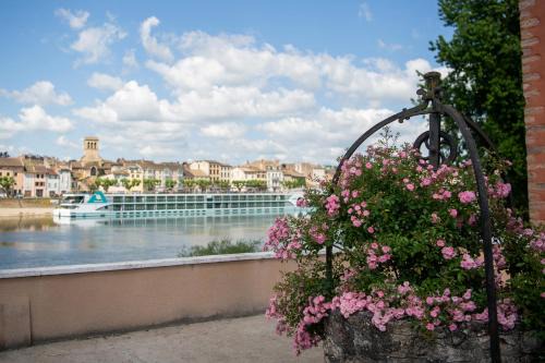 Tournus House | Domaine des jardins de la Saône