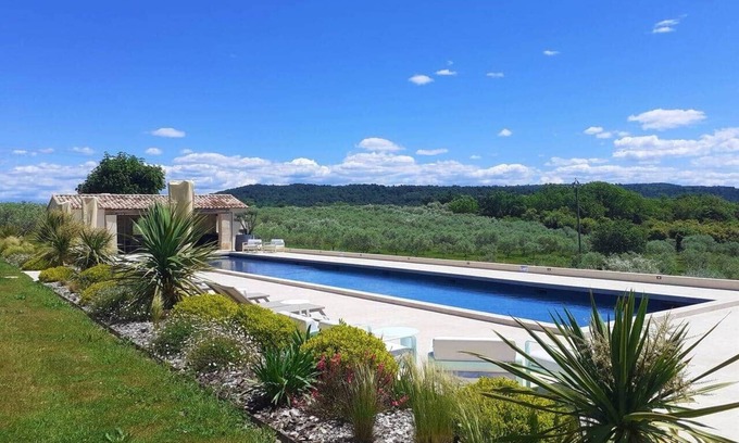 La Bastide-des-Jourdans Bed & Breakfast | Domaine des Hauts de Riganel - 26 people