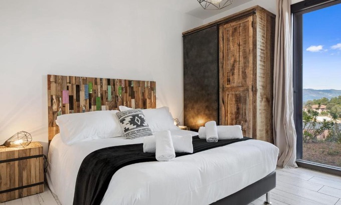 Grosseto-Prugna Villa | Domaine Olmeta - Superb villas with private pools & mountain views in Porticcio - Welkeys