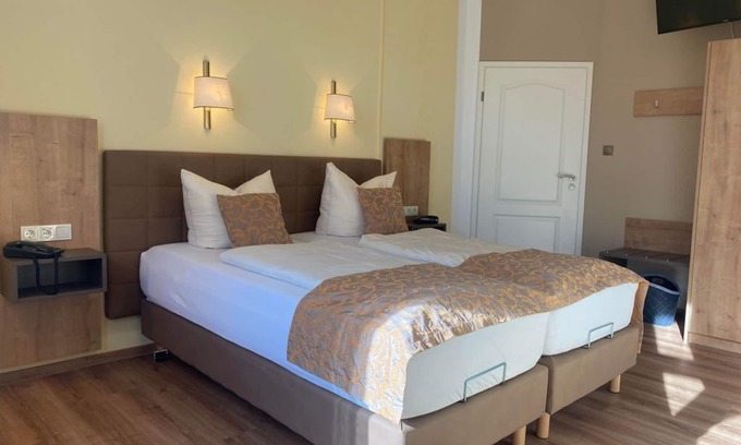 Bad Bertrich House | Doppelzimmer Erker Ohne Balkon - Hotel Haus Hohenzollern/haus Ambiente