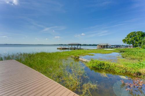 Tavares Apartment | Dora Canal Views and Shared Dock Apt in Tavares!