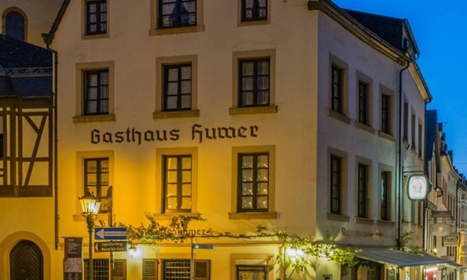 Bernkastel House | Double room with French bed - Gasthaus Huwer
