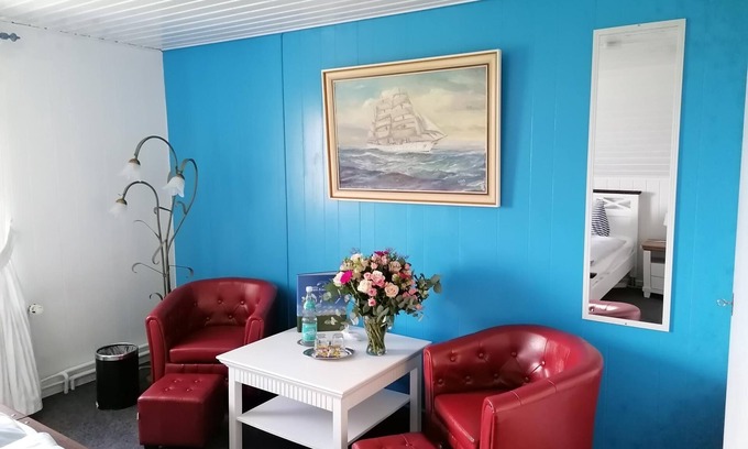 Friedrichskoog-Spitze House | Double room with sea view - Hotel Möven - Kieker