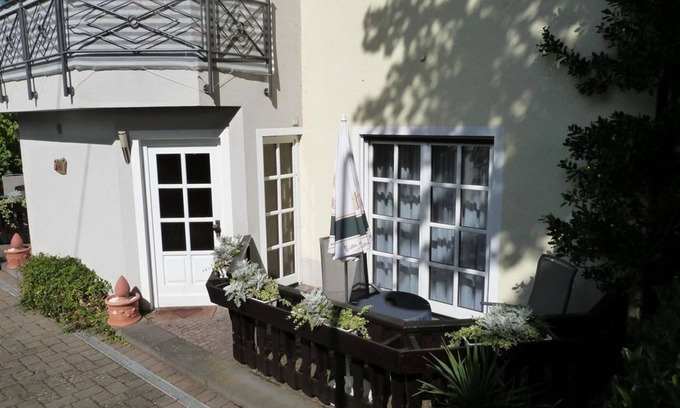 Mehring Bed & Breakfast | Double room with shower and toilet - Winzergasthof "Zum Kellerstübchen"