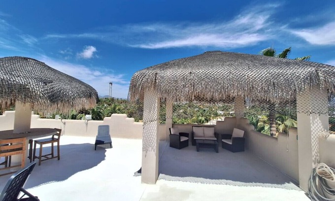 Buenavista Apartment | Downtown appartment steps to the beach