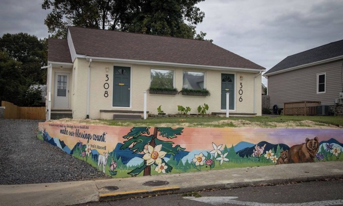 Mount Airy Apartment | Downtown Delight King Beds Comfort & the Greenway!