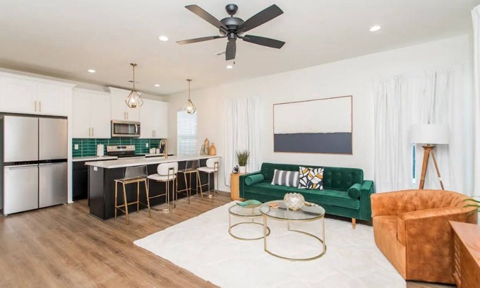 Hammond Condo | Downtown Hammond 2 bedroom, 2 bath newer condo