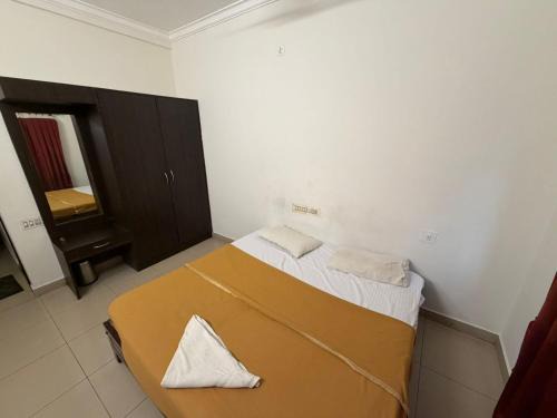 Manipala Hotel | Downtown