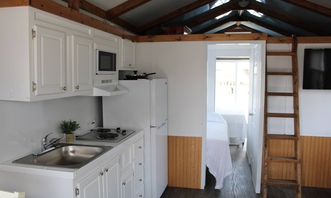 Ocean City Boat Rental | Downtown OC Houseboat's