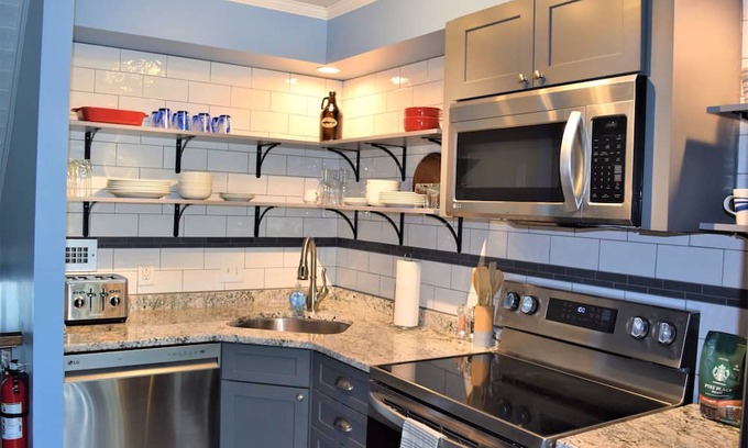 The Pines Condo | Downtown Rehoboth Beach Condo Parking Elevator Linens