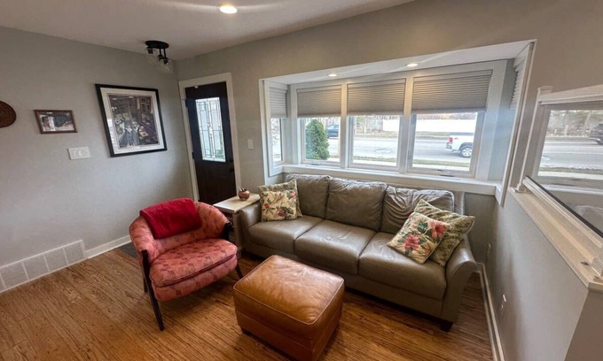 Rockford Apartment | Downtown Rockford Duplex