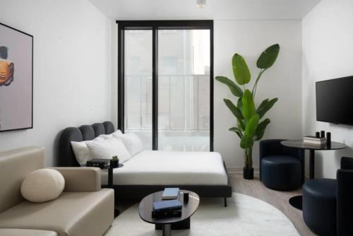 Historic Ybor Apartment | Downtown Ybor Studio Escape Free Parking