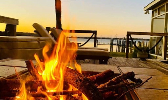 Leonardtown House | Dreamy Waterfront Cottage w/Incredible Views