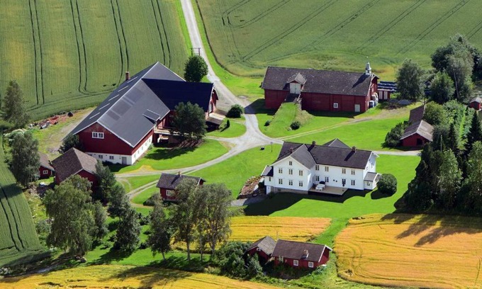 Stange Municipality House | Drengstua på Dahl Østre