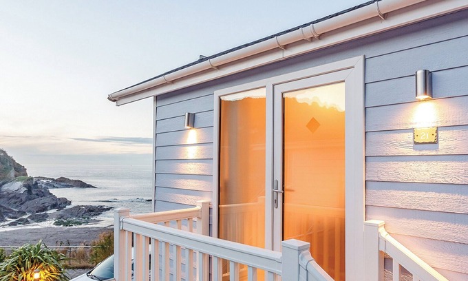 Hele Ski Chalet | Driftwood Beach Cabin