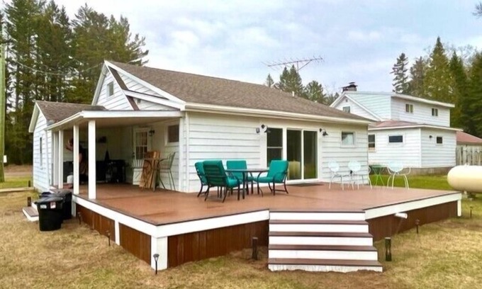 Drummond House | Drummond Island Hotel & Vacation Homes - Island Gem