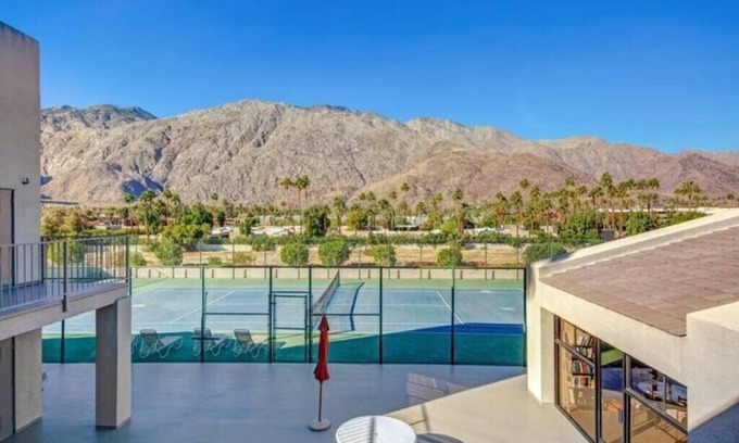 Baristo Apartment | DT Palm Springs Condo 2 Owls ~ Early Fall Special! ~