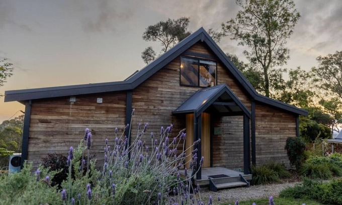 Smiths Gully Other | Duck`n Hill Barn & EV charge station