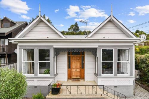 Kaikorai House | Dunedin delight - sunny, stylish villa