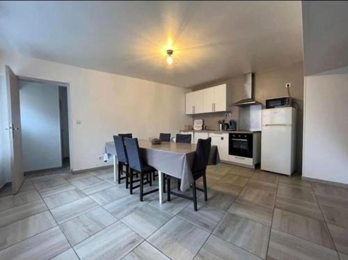 Vernou-la-Celle-sur-Seine Apartment | Duplex 8 lits proche forêt Fontainebleau