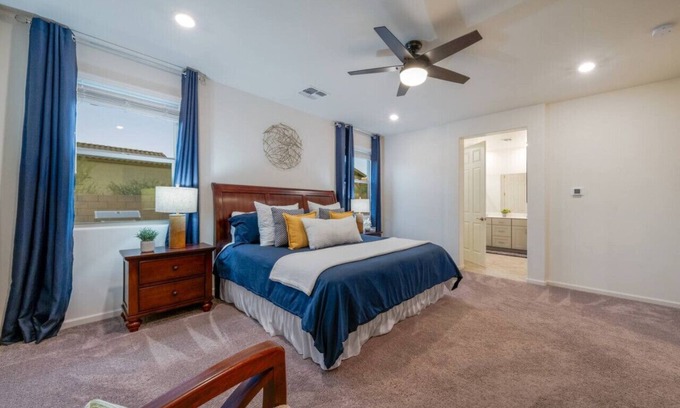 Casas Adobes House | Duplex-Style House/Office/Split/3 BR 3 BA