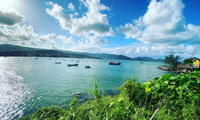 Centro Apartment | Duplex2 with sea view, 300 meters from Garopaba Beach!